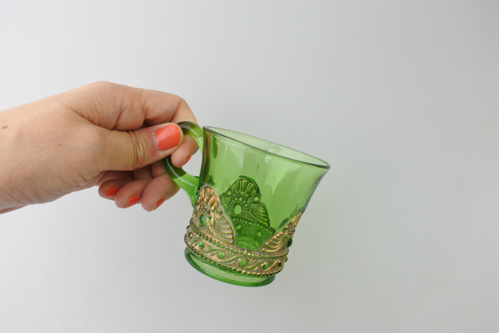 vi-greengoldglass-mug
