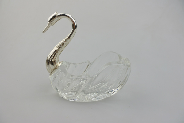 vi-crystal-swan