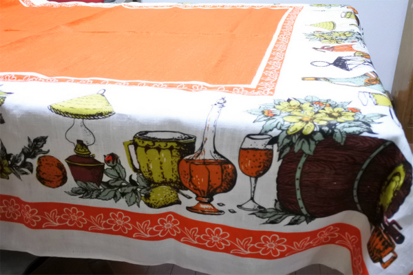 vi-hungary-tablecloth