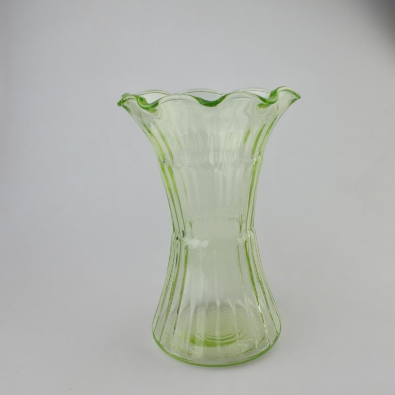 花瓶 ウランガラス キャンドルポット 緑 ガラス雑貨遠藤素子