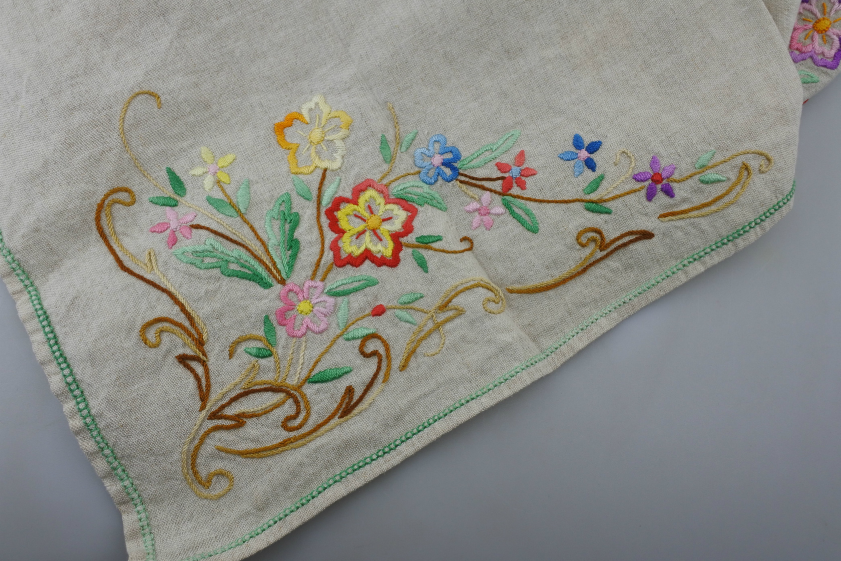 vi-embroidery-napkin-be