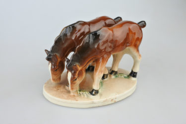 ビンテージ】アメリカで見つけた陶器の馬の置物（ドイツ製または日本製）│Porch Drop vintage shop