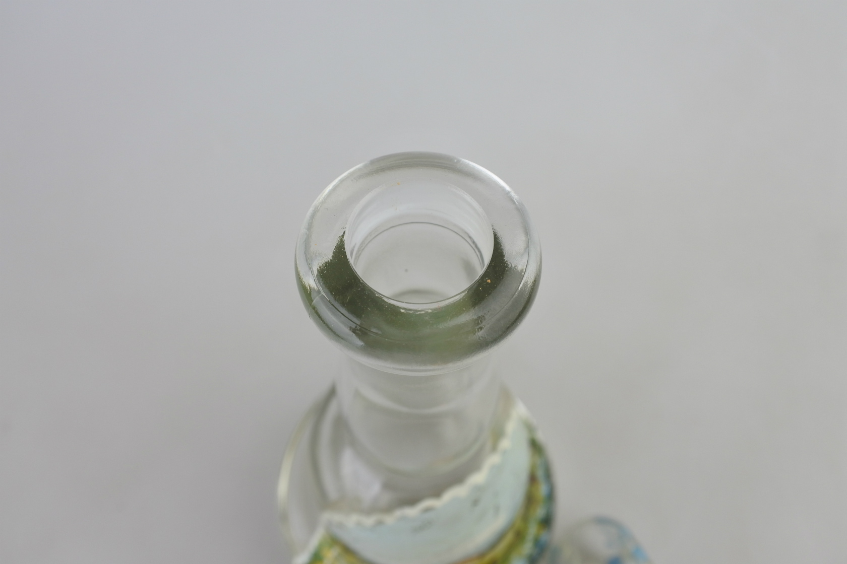 vi-holland-bottle