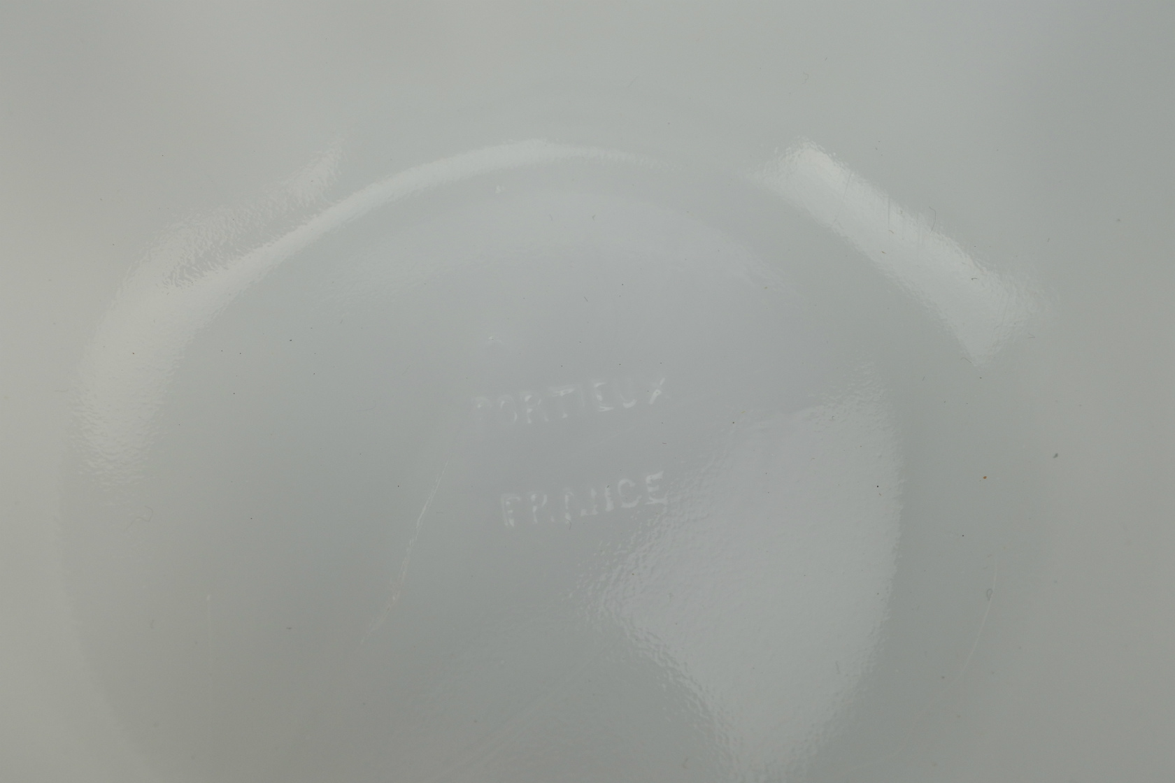 vi-Portieux-cabbagebowl-milkglass