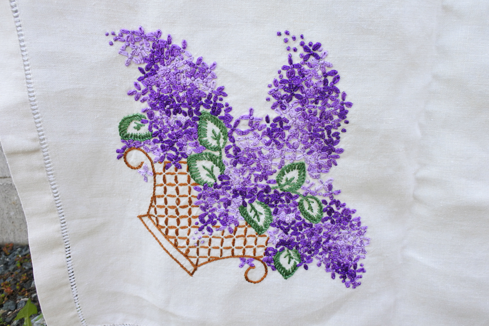 vi-usa-embroiderytablecloth-pp