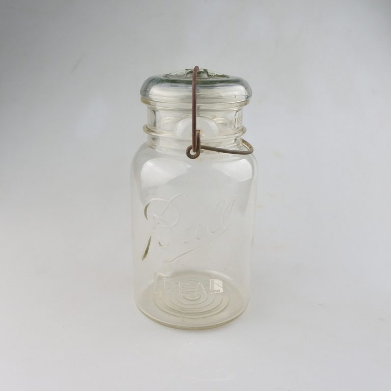 Ball メイソンジャー ヴィンテージ ① ボール社（Ball社）のヴィンテージメイソン・ジャーSサイズです。