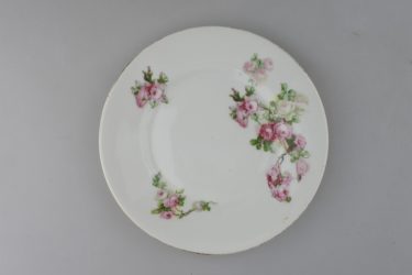 【ビンテージ】1918～1939年頃チェコスロバキア製Victoria Porcelain（ヴィクトリアポーセリン）ローズ柄のケーキ皿（16cm）