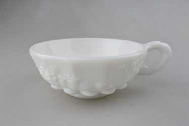 【ビンテージ】1940年～1980年代 アメリカWestmoreland（ウエストモアランド）Paneled Grape（パネルドグレープ）スープカップ／ミルクガラス