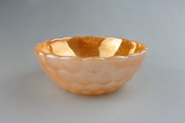 【ビンテージ】1941～1960年頃 アメリカ製 Fire King（ファイヤーキング）ピーチラスターベリーボウル／ミルクガラス